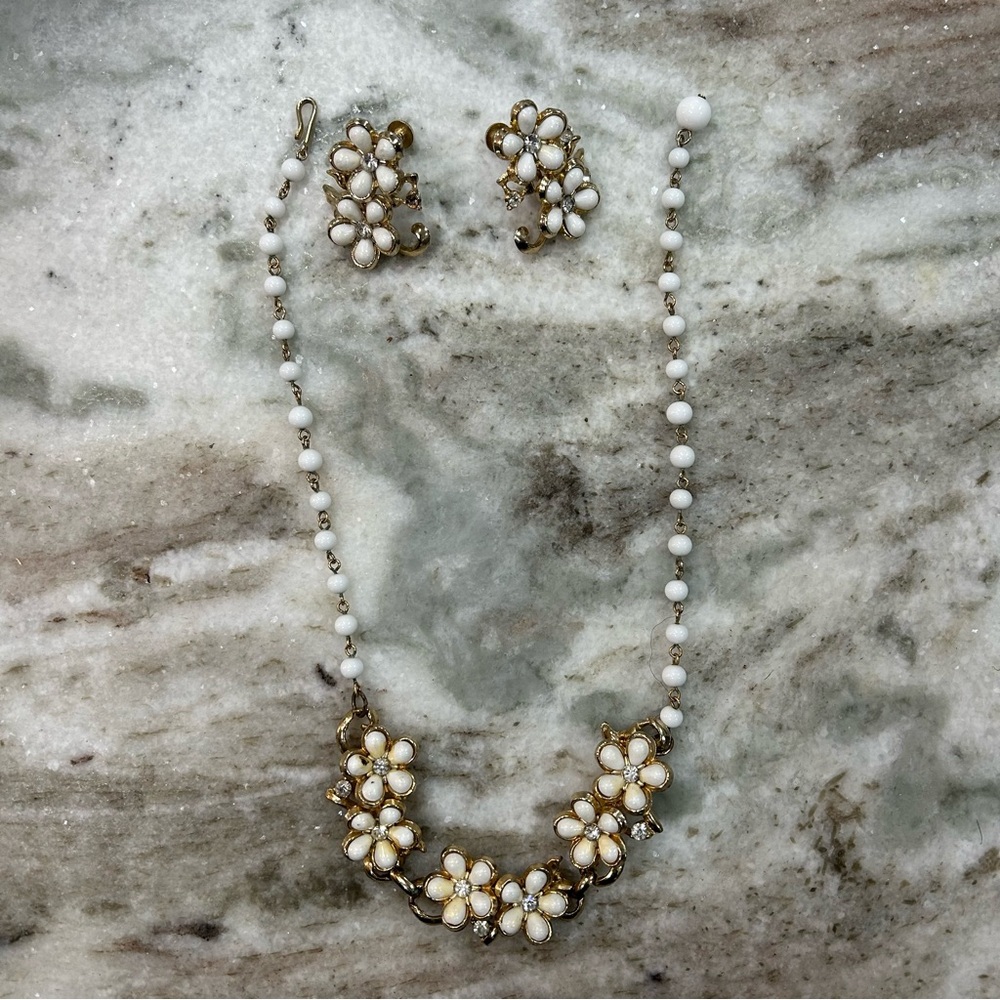VINTAGE Coro Floral Necklace and Earrings Set